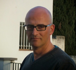 El autor, José Luis Gärtner. Guapo, guapo, no es, pero feo, feo, tampoco